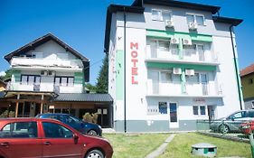 Motel Aura